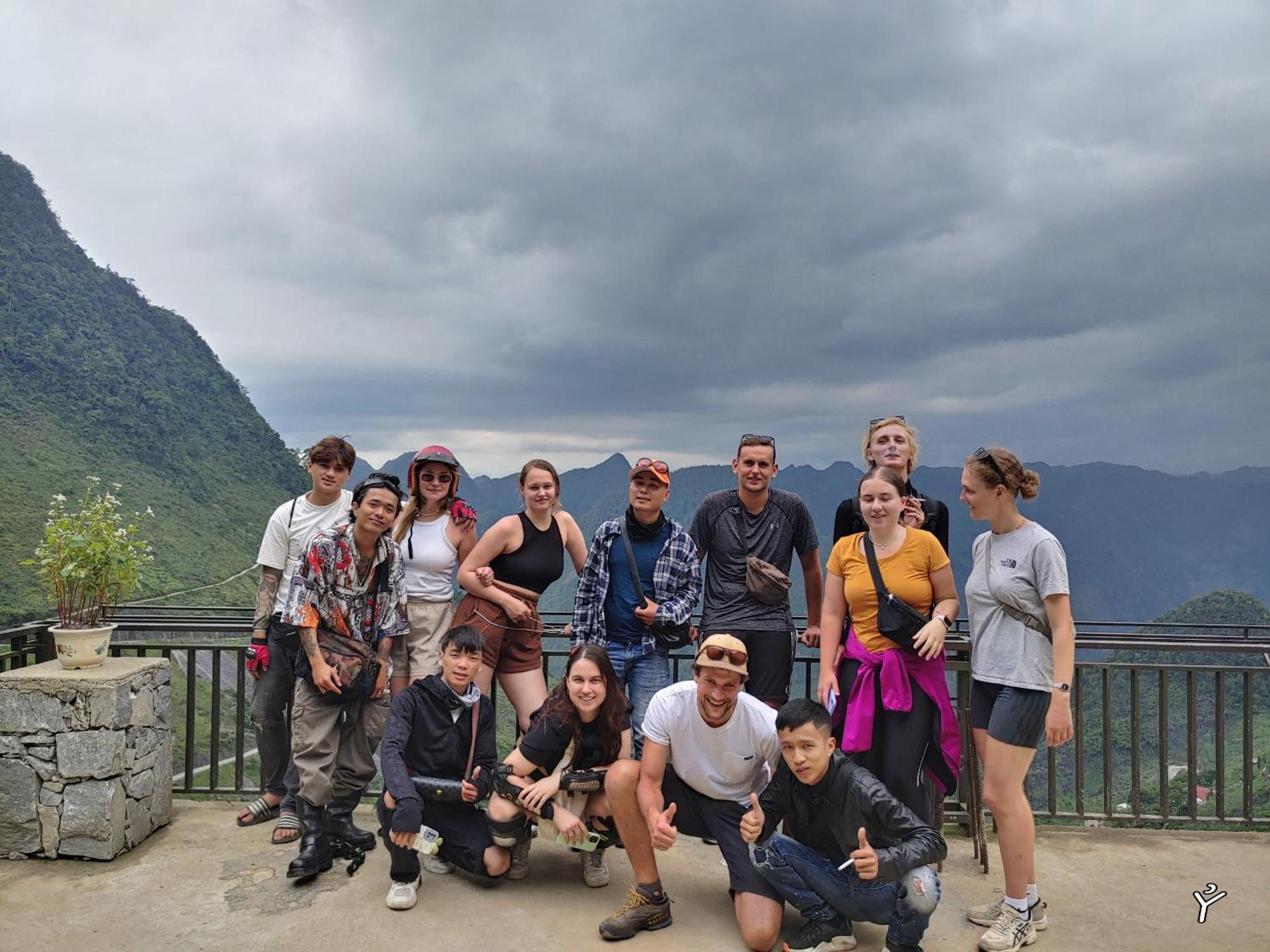 Ha Giang Lotus Hostel Motorbikes Tours Экстерьер фото